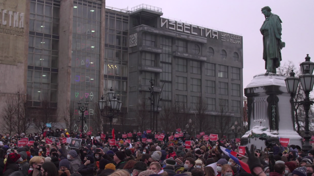 Kremlin Tries To Blame Us For Massive Protests Cnn Video