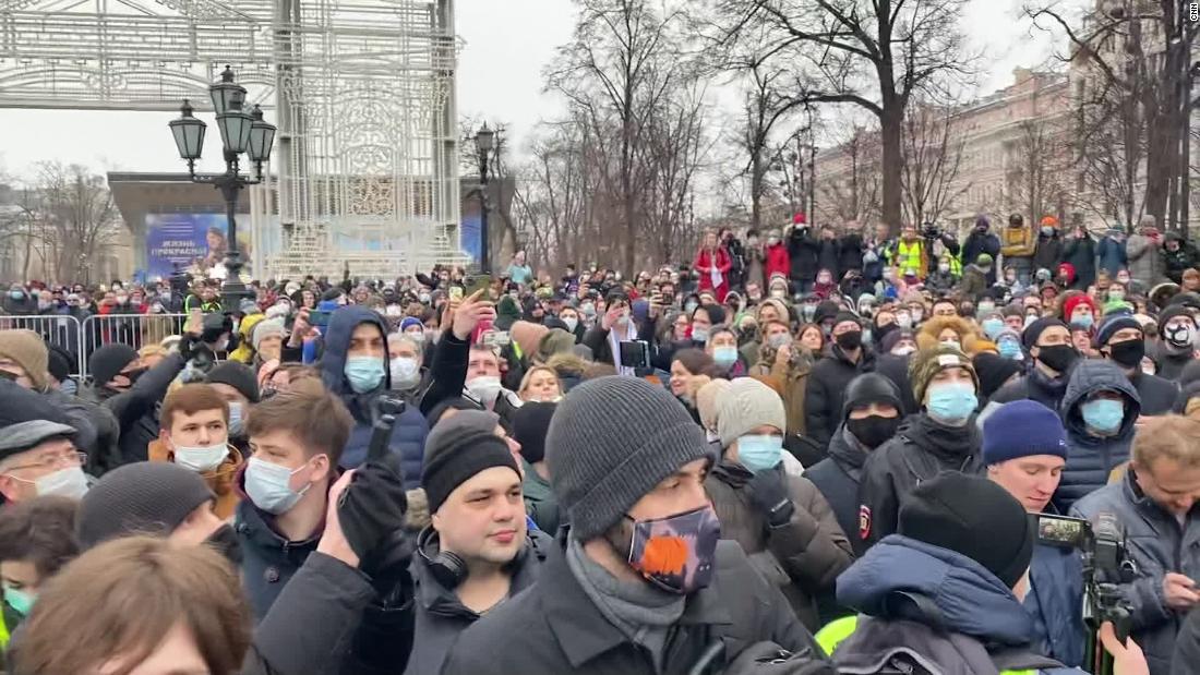 Young Russians emboldened to speak up against Vladimir Putin - CNN Video