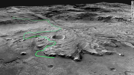 Táto mozaika obrazov zhromaždených sondou Mars Reconnaissance Orbiter ukazuje možnú cestu, ktorou by sa mohol rover z marca 2020 vydať cez kráter Jezero.