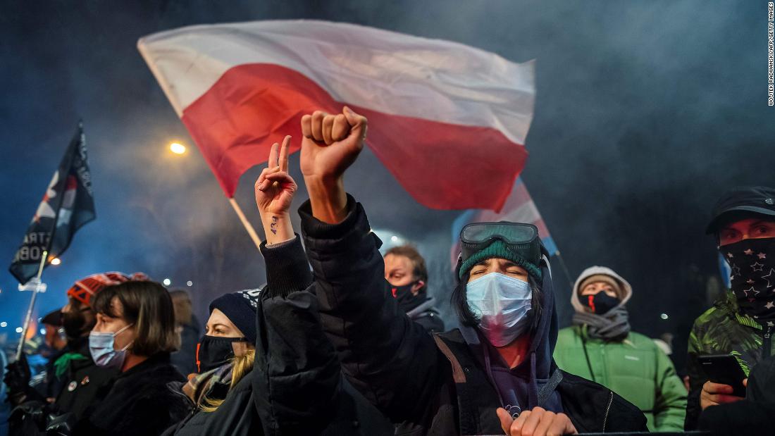 Read more about the article Poland puts new restrictions on abortion into effect