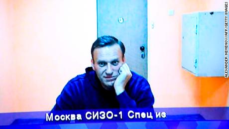 Alexey Navalny to remain in detention ahead of hearing