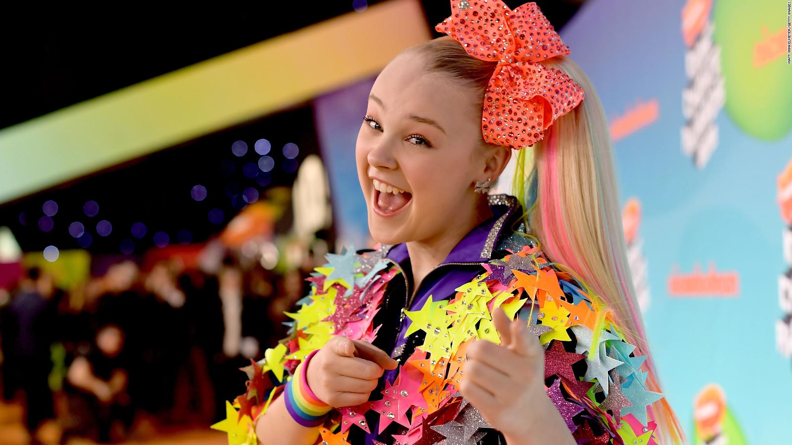 JoJo Siwa cuts off her signature ponytail and debuts a new look CNN