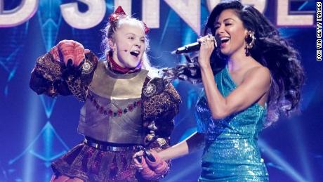 JoJo Siwa performed with Nicole Scherzinger on & quot;  The Masked Singer.  & Quot; 