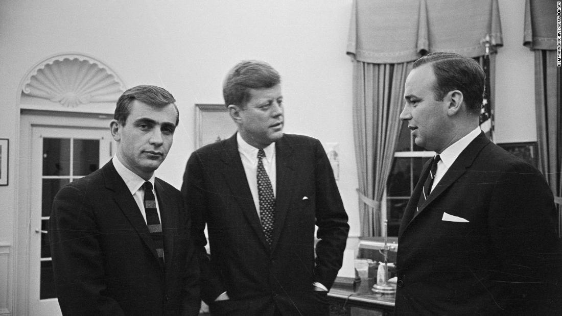 US President John F. Kennedy, center, meets with Murdoch, right, and newspaper editor Zell Rabin in 1961.