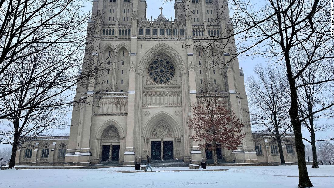 Powerful nor'easter takes aim at the East Coast