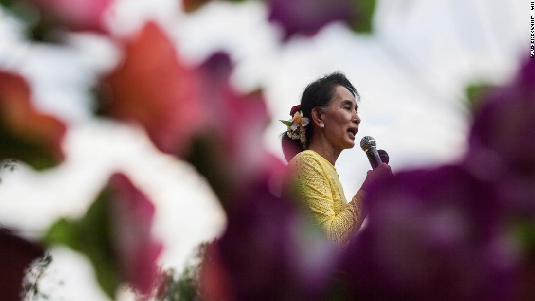 Suu Kyi campaigns in Kawhmu, Myanmar, in 2015.