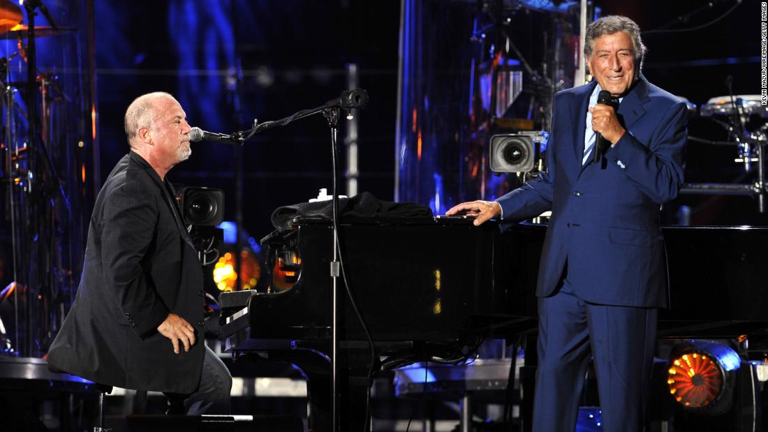 Bennett and Billy Joel perform together at New York&#39;s Shea Stadium in 2008.