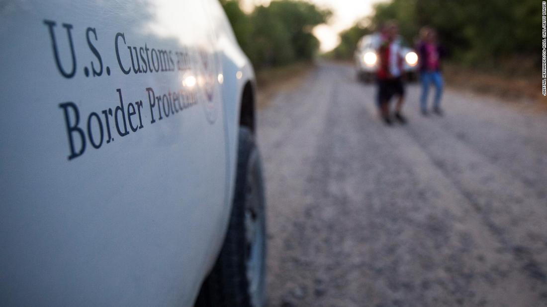 US border: unaccompanied children detained by the border patrol for an average of 77 hours