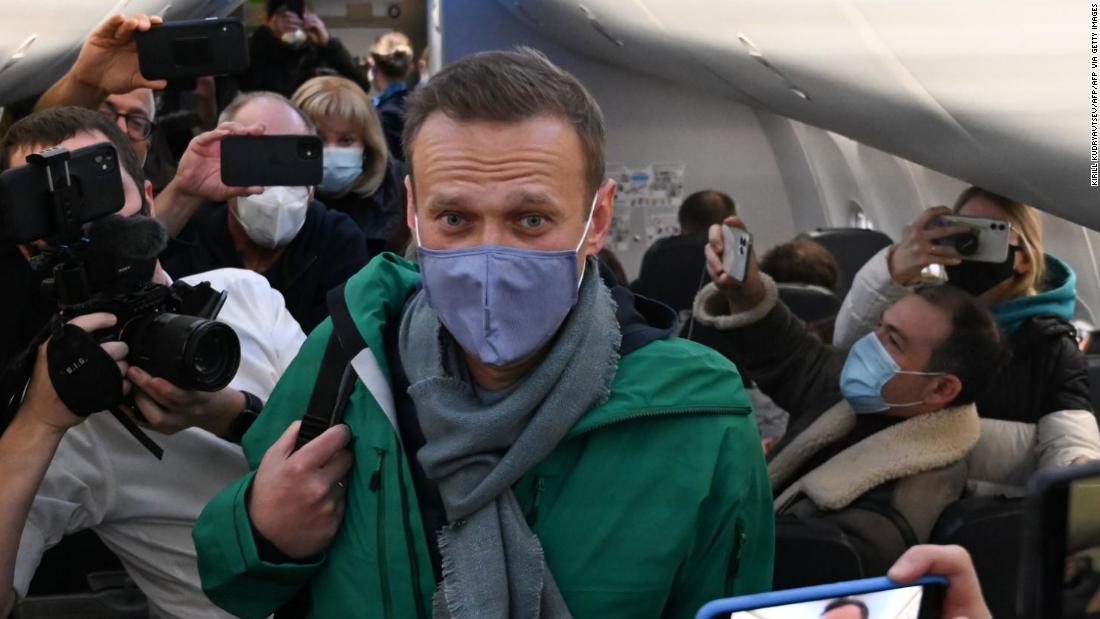 Russian Protesters Detained At Pro Navalny Rallies Say Police Threatened And Intimidated Them 