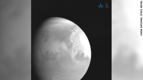 China's Tianwen-1 returns first photo of Mars