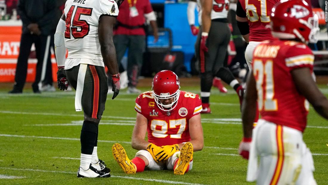 Kansas City tight end Travis Kelce sits on the field after an incomplete pass in the second half. The Chiefs came in with the best offense in football, but they could never get on track.