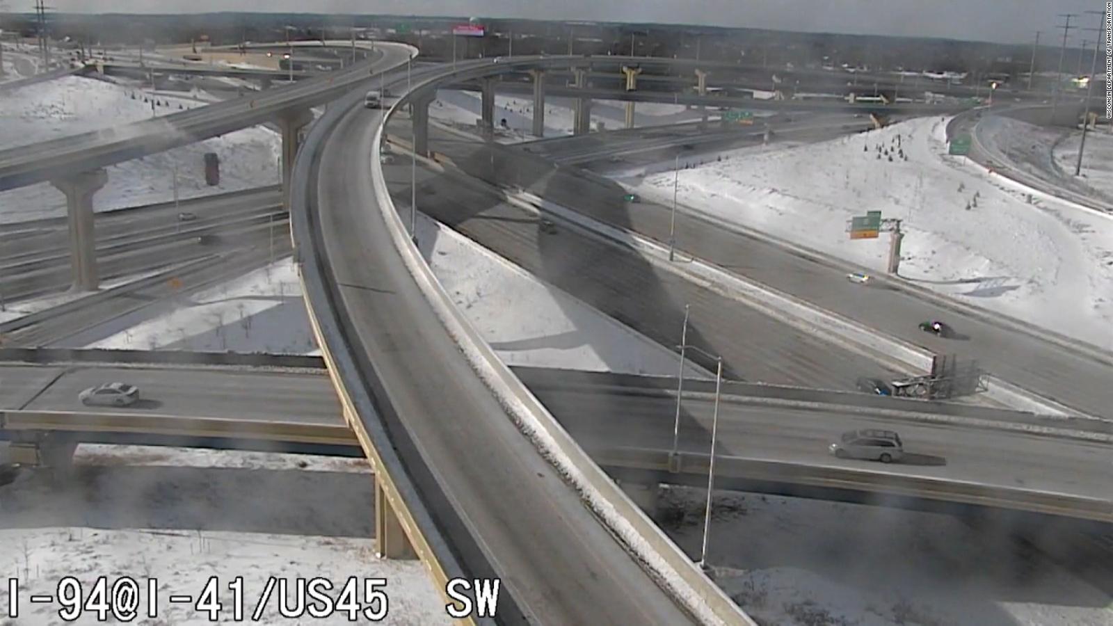 truck off overpass milwaukee truck off overpass milwaukee
