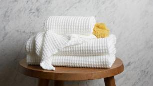 Threshold White Honeycomb Knotted Fringe Bath Towels