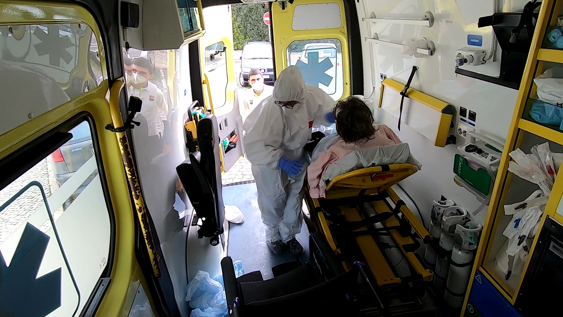 Inside An Ambulance That Transports Covid 19 Patients In Portugal Cnn Video