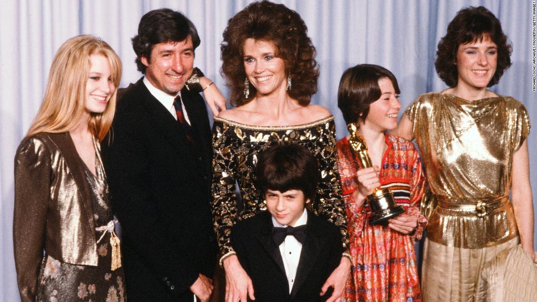 Fonda and her family accept an Academy Award for her late father, Henry, in 1982. Fonda starred with her dad in 1981&#39;s &quot;On Golden Pond.&quot; From left in this photo are Fonda&#39;s niece Bridget; her husband, Tom; Fonda; her son, Troy; her daughter, Vanessa; and her sister, Amy.