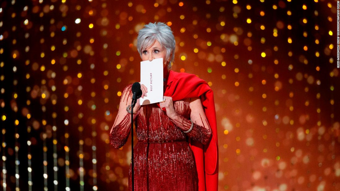 Fonda presents the Academy Award for best picture in February 2020.