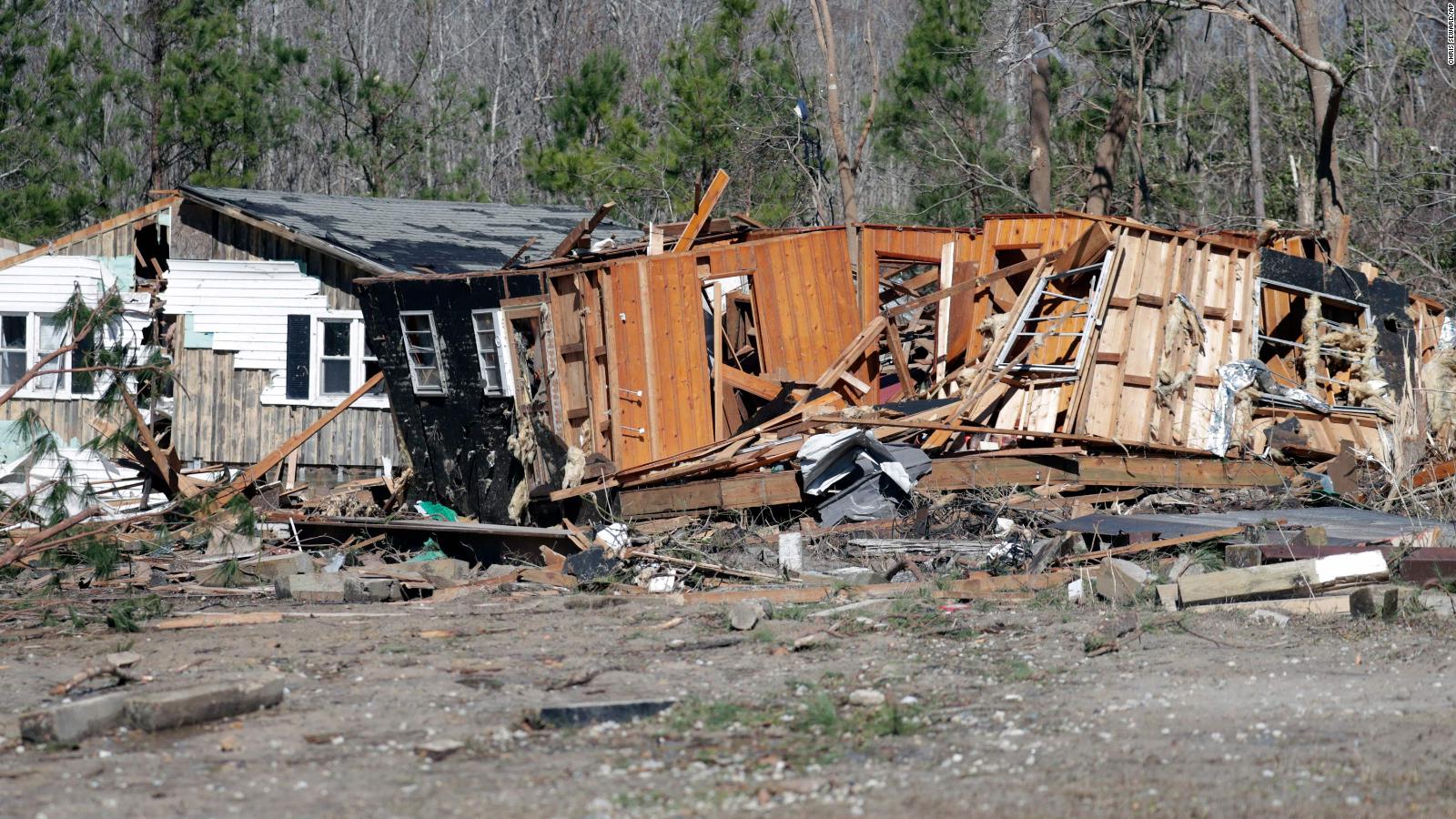 North Carolina tornado 3 people were killed and 10 more injured in