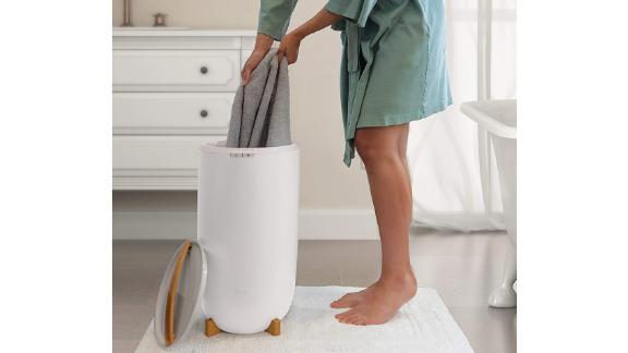 Zadro Ultra-Large Luxury Bucket-Style Towel Warmer