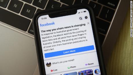 `` Faites le tri '': l'interdiction chaotique des actualités de Facebook en Australie bloque les pages des services d'incendie, des organisations caritatives et des politiciens