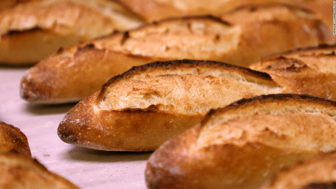 French bakers apply for UNESCO baguette designation