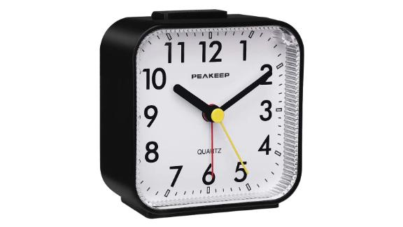 Peakeep Small Battery-Operated Analog Travel Alarm Clock