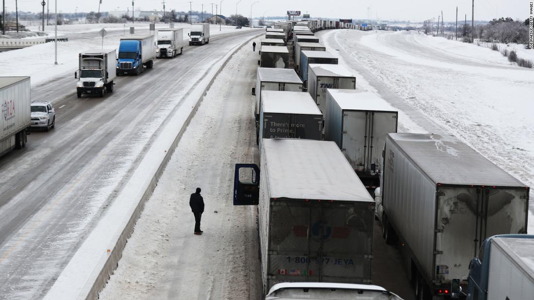 Vehicles are at a standstill Thursday on Interstate 35 in Killeen, Texas.