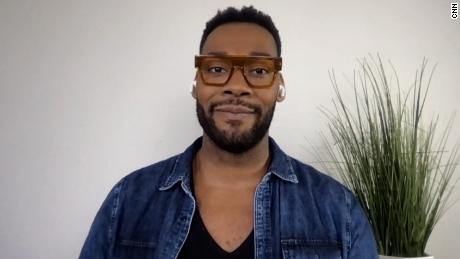 DeAndre Upshaw, résident de Dallas, a reçu ce mois-ci une facture d'électricité de 7 000 $.