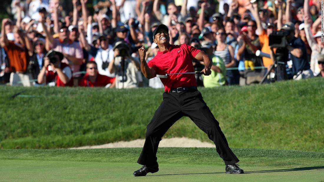 Woods had a fractured tibia and a torn ligament in his knee, but he gutted out a playoff win over Rocco Mediate at the 2008 US Open. It was his third US Open win and his 14th major title.