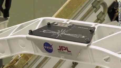 Pancarta conmemorativa de la NASA: envíe su nombre a Marte & quot;  La campaña está en el rover.