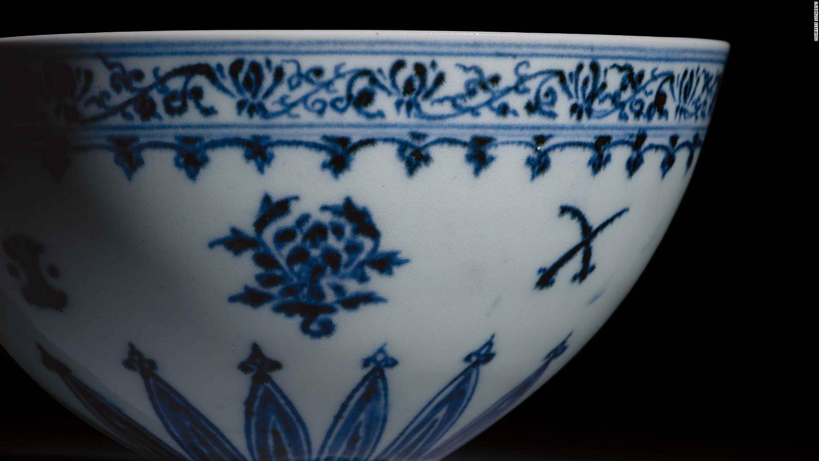 China antique porcelain hand painted MING blue & white LOTUS bowl 
