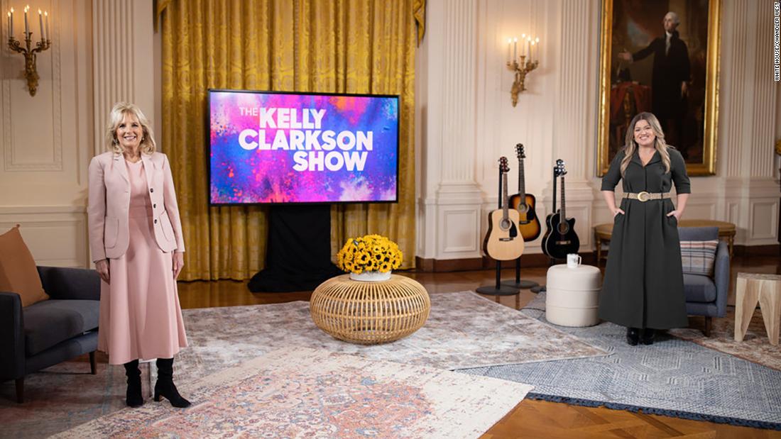 Jill Biden gives Kelly Clarkson divorce advice