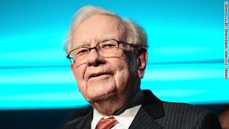 Warren Buffett sees shades of 1980s crisis in today&#39;s bond market