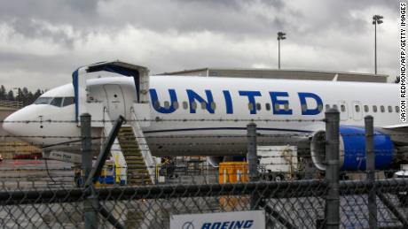 United, predicting a rebound in travel, buys 25 Boeing 737 Max jets