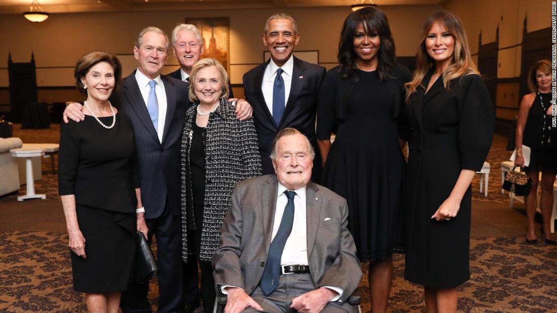 Bush and his wife, Laura, join other former Presidents and first ladies for a photo at Barbara Bush&#39;s funeral.