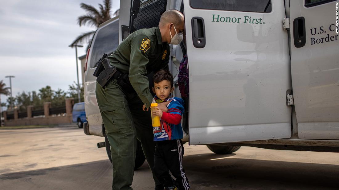 Immigration: record number of children are under surveillance by border patrol and shelters are scarce, documents show