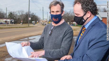 Richard Burt and Keith Hébert examine schematics from Selma's Bloody Sunday site.