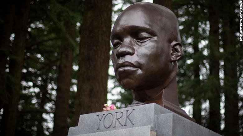 A sculpture of the enslaved Black explorer who was on the Lewis and Clark expedition was mysteriously placed in an Oregon park