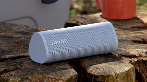Sonos Roam speaker vs. Sonos Move: Which speaker is for you?