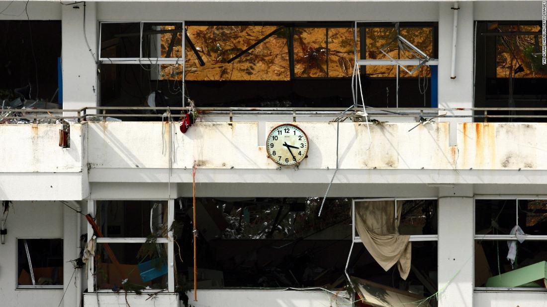 A clock hit by the tsunami remains frozen at 15:25 pm, at Yagawa Elementary School in Ishinomaki. Waves covered almost 5 square kilometers (500 hectares) of the city, &lt;a href=&quot;http://itic.ioc-unesco.org/index.php?option=com_content&amp;view=article&amp;id=1949:2011-japan-tsunami-before-after-photos&amp;catid=2044&amp;Itemid=2365&quot; target=&quot;_blank&quot;&gt;according&lt;/a&gt; to the International Tsunami Information Center. 