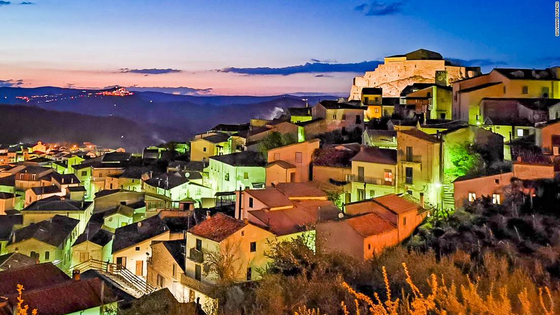 Italian town sells €1 houses with no deposit required