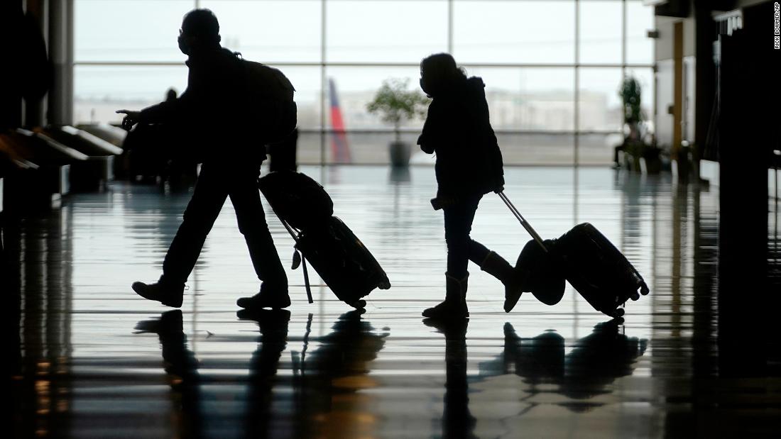 Ignoring CDC warnings, more than 1 million passengers have flown from US airports for 10 straight days