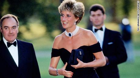 The late Princess Diana is considered an icon of celebrities, which attracts fascination with her fashion and personal life.  However, he is also a lasting humanitarian and social icon with a legacy of charitable acts. 
