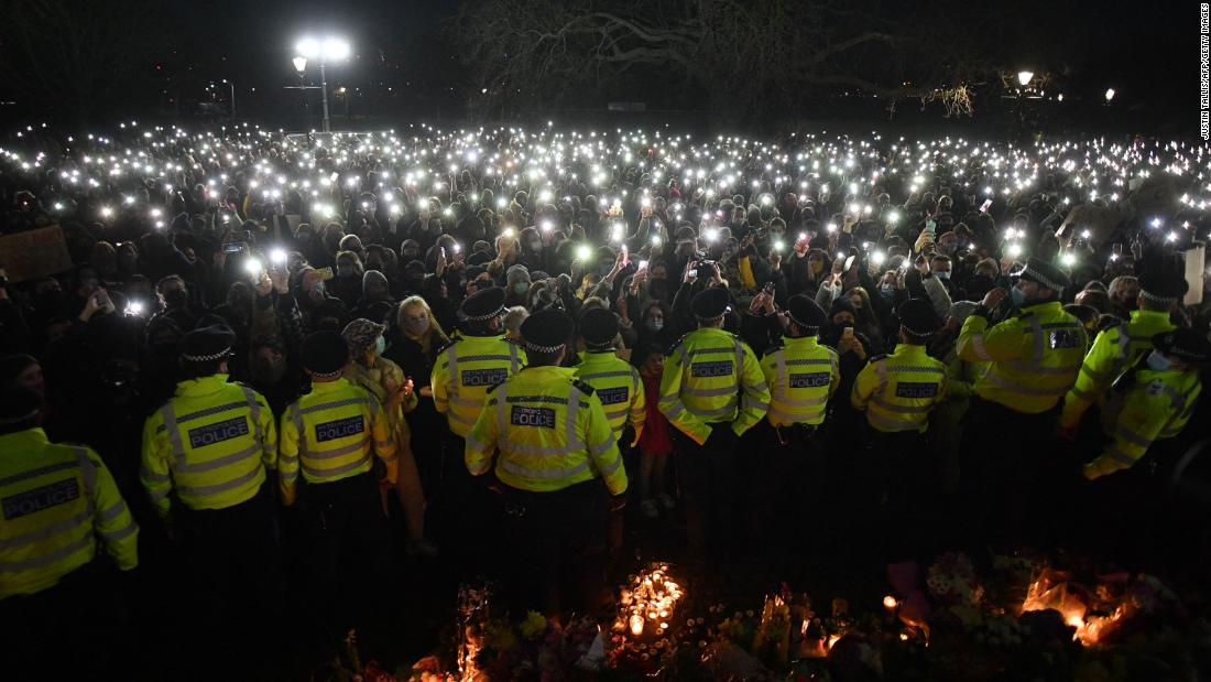 Sarah Everard's vigil aggressively broken up by London ...