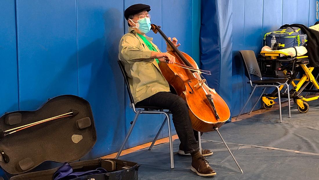 Yo-Yo Ma offers impromptu performance at Covid-19 vaccination clinic