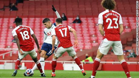 Lamela scores his rabona goal against Arsenal.