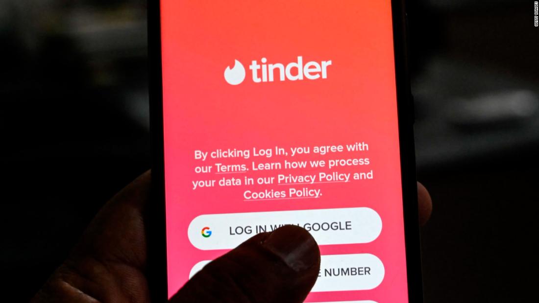 Tinder permitirá consultar los antecedentes en los perfiles de sus ...