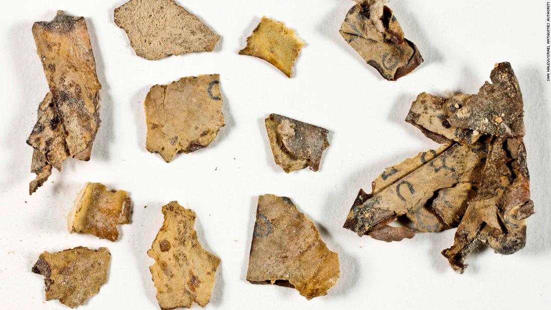 Dead sea manuscript fragments found in cave