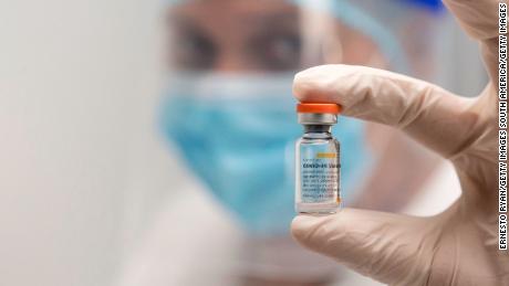 US coronavirus vaccine rollout becomes 'less messy'