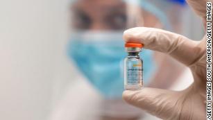 US coronavirus vaccine rollout becomes 'less messy'