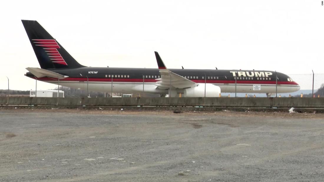 Trump&#39;s 757 sits idle in March 2021.